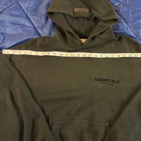 Essentials Hoodie Black colour with dust bag - Picture 4 of 8